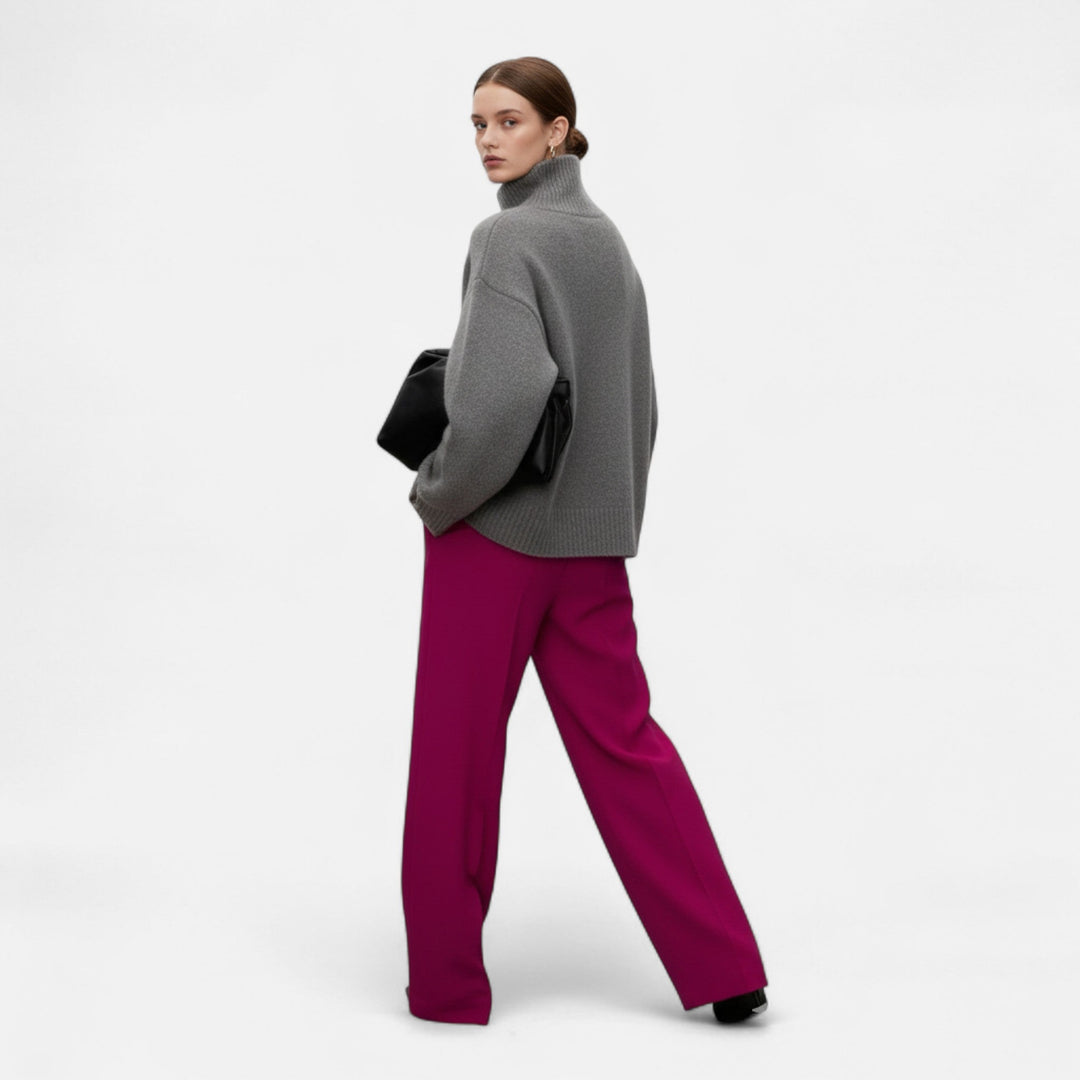 Women's Relaxed Wool Turtleneck Jumper with Ribbed Knit Cuffs